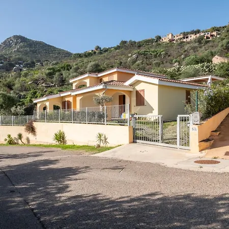 Apartment Comfort House With Sea View- 5 Minutes From The Sea Costa Rei