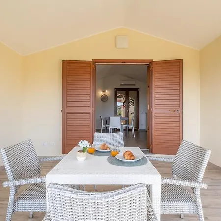 Comfort House With Sea View- 5 Minutes From The Sea דירה